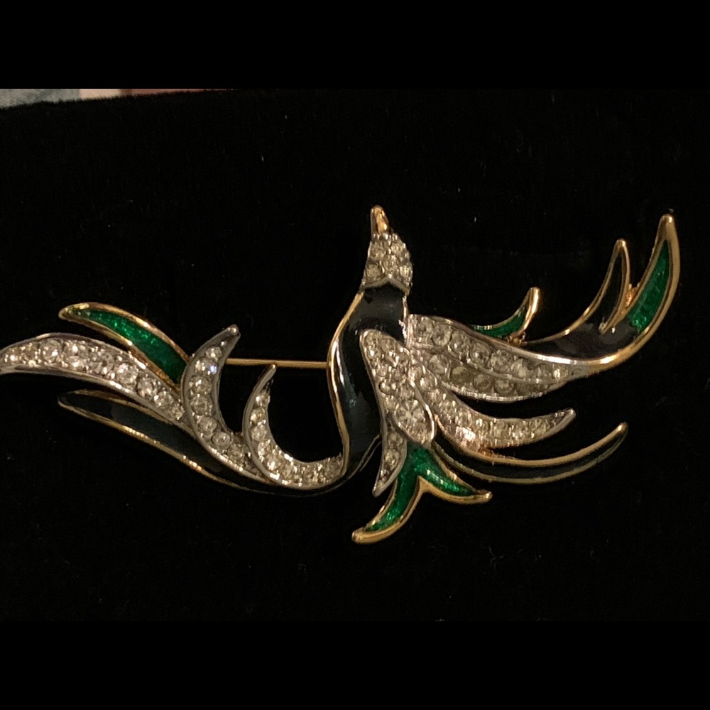 *NWOT* Beautiful Bird Pin